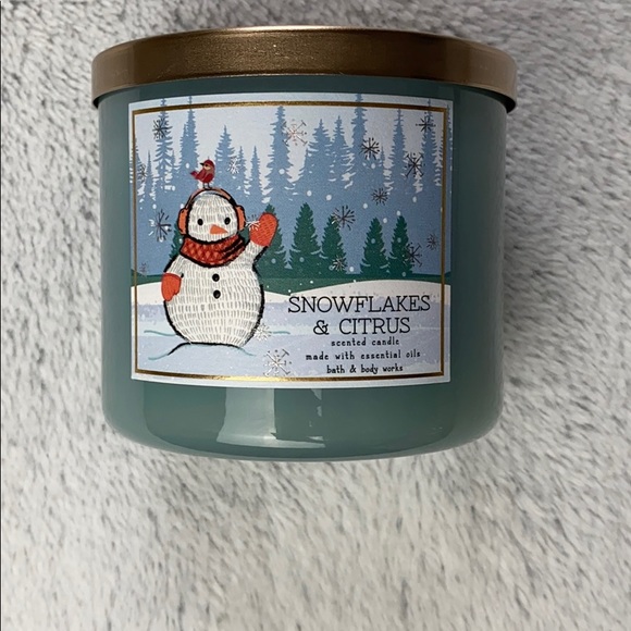 Bath & Body Works Other - NEW!! Bath & Body Works Snowflakes & citrus candle